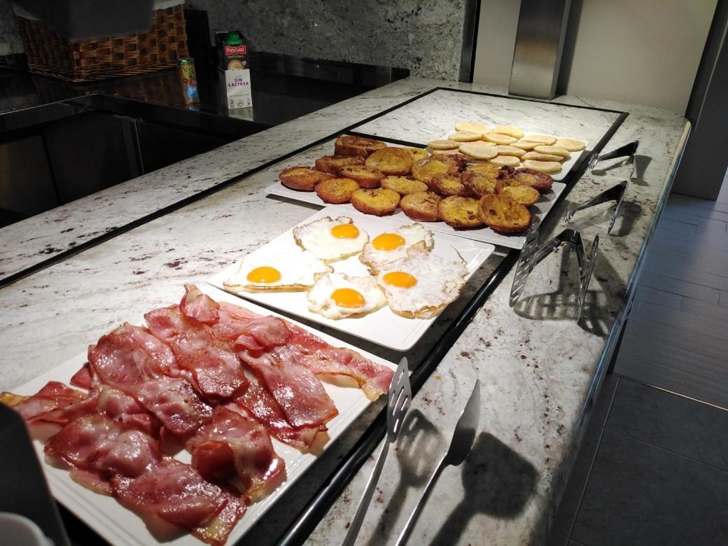 Hotel Pineiro 2 Estrellas Superior Playa de la Lanzada エクステリア 写真